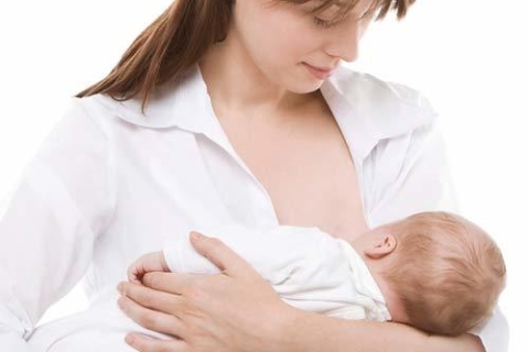 Mách mẹ 3 tư thế cho con bú đúng chuẩn